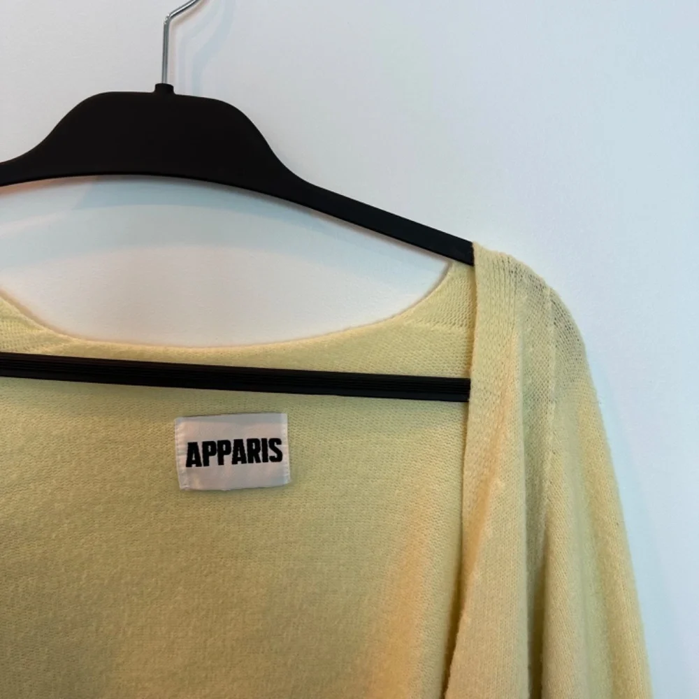 APPARIS Light Yellow Sweater – Size M - Picture 5 of 7